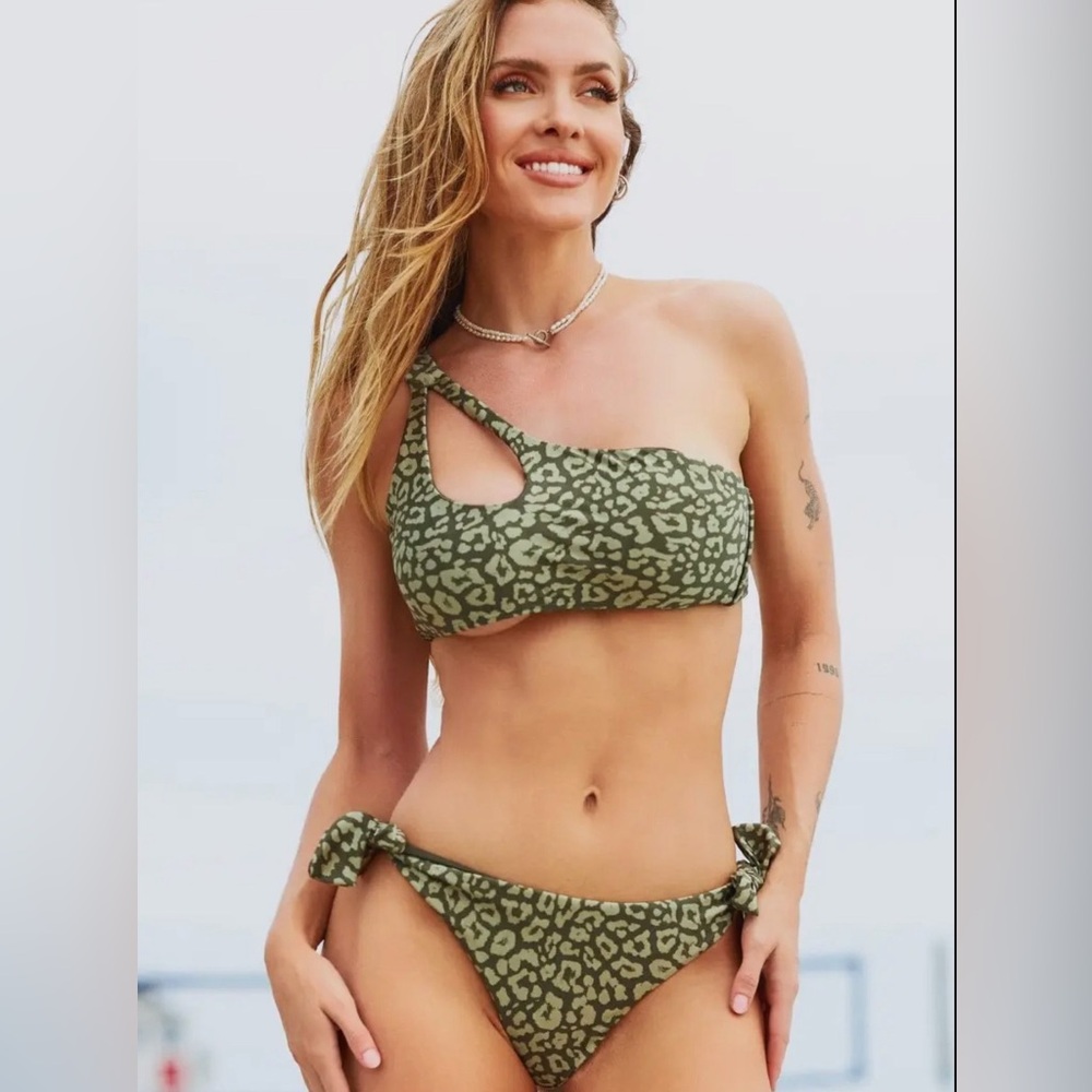 818 Lizzy One Shoulder Bikini Set